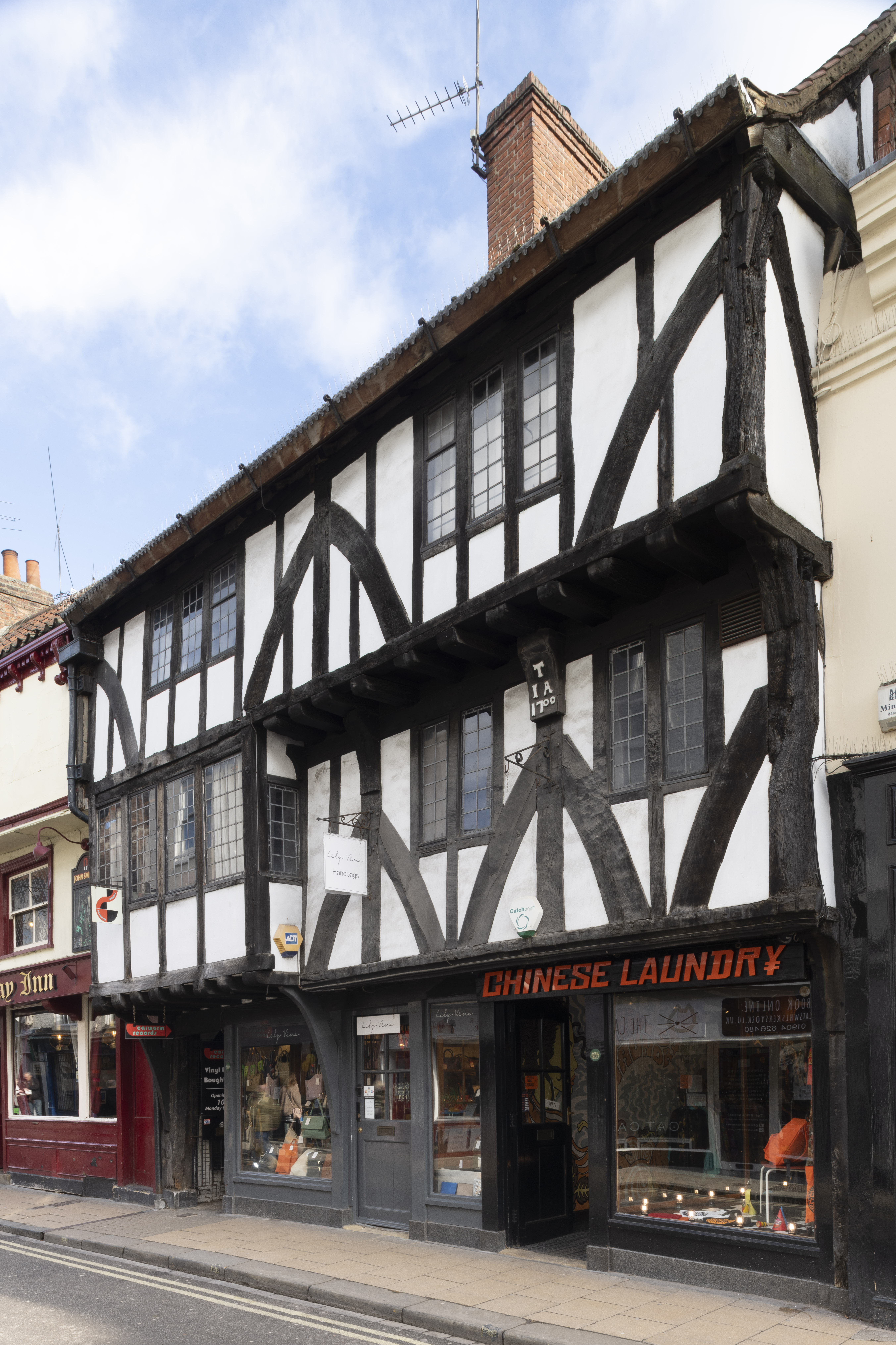 Wealden Hall, 49 51 Goodramgate 1021