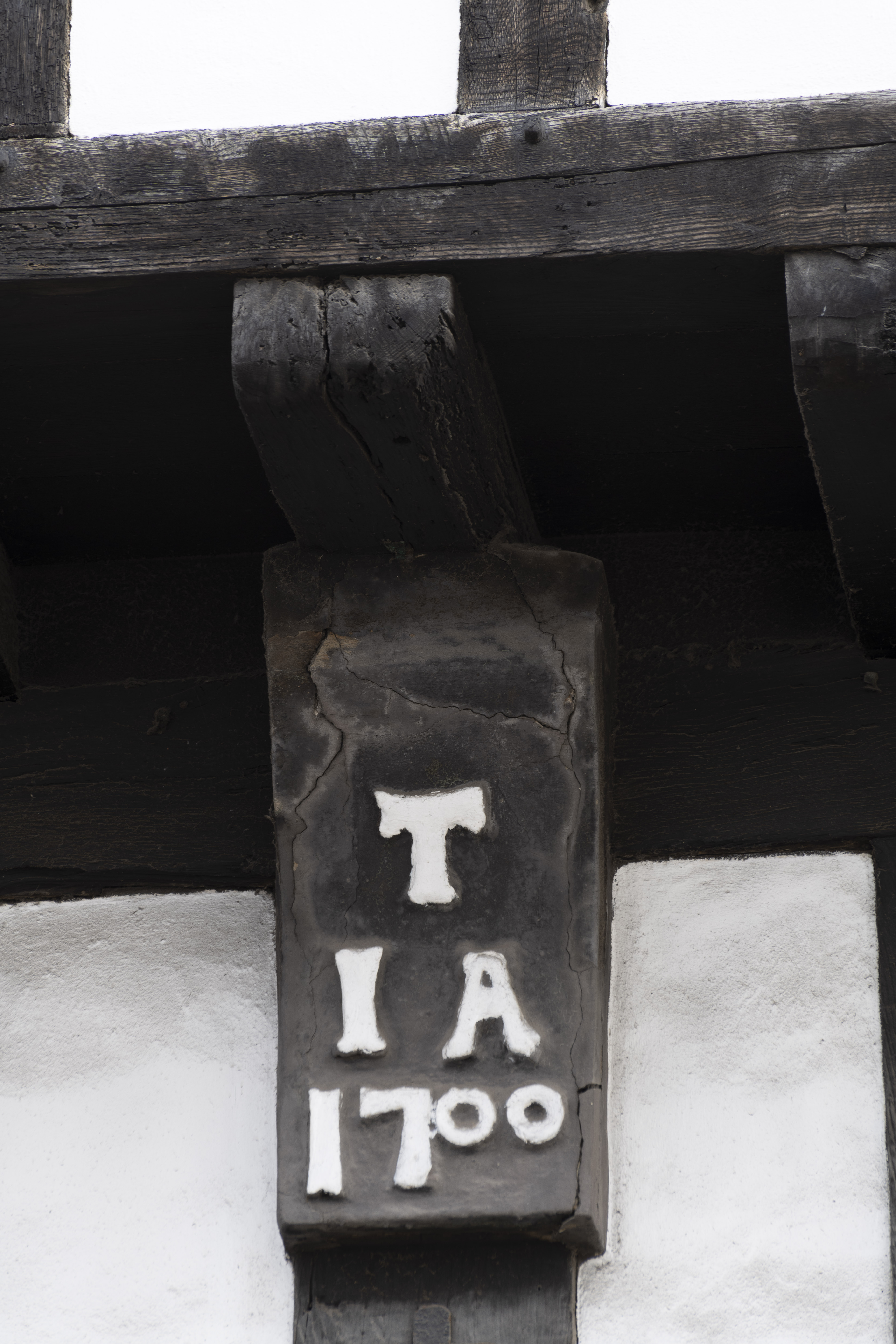 Wealden Hall, 49 51 Goodramgate 1022