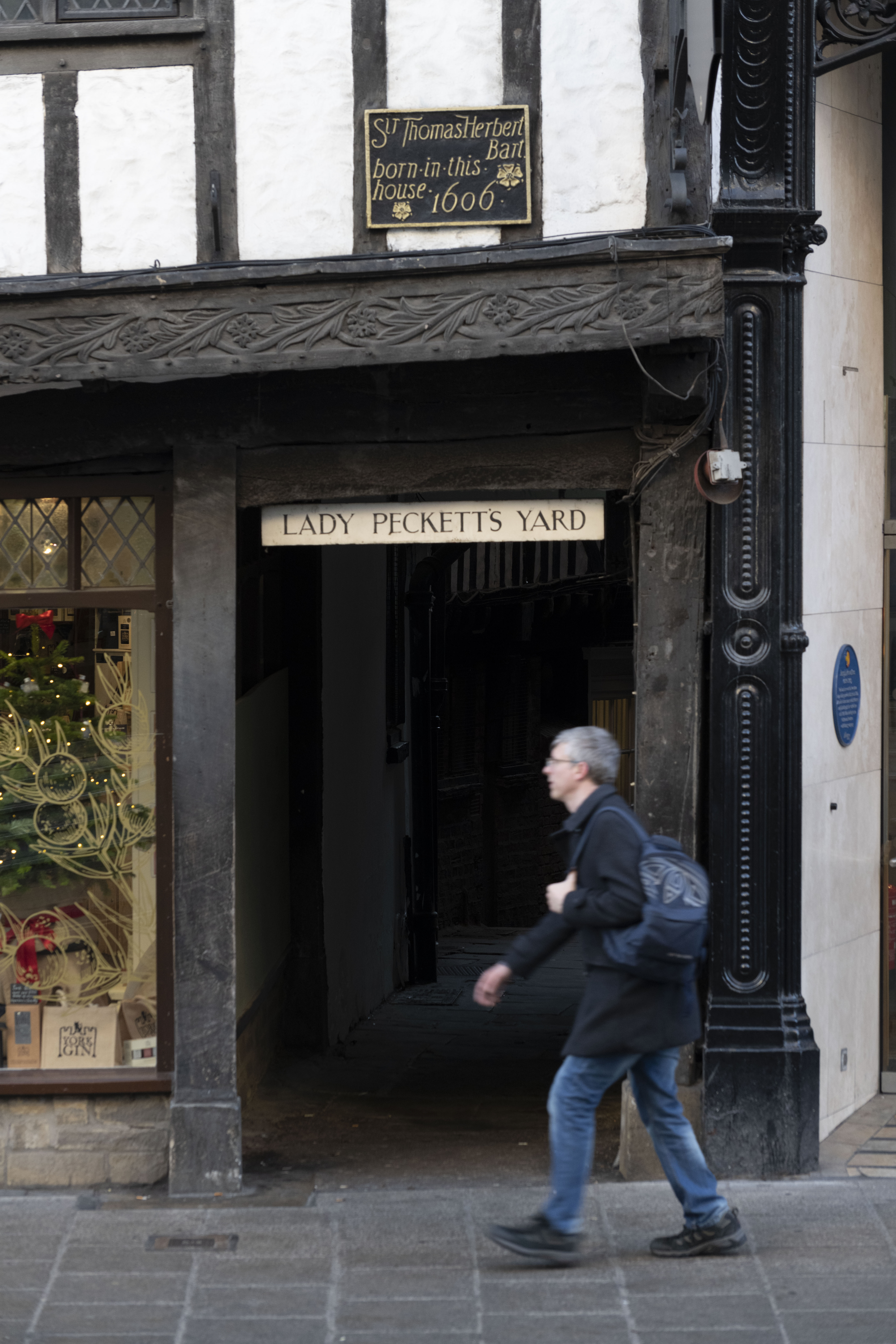 Entrance to Lady Peckett's Yard from Pavement, York | York Conservation Trust